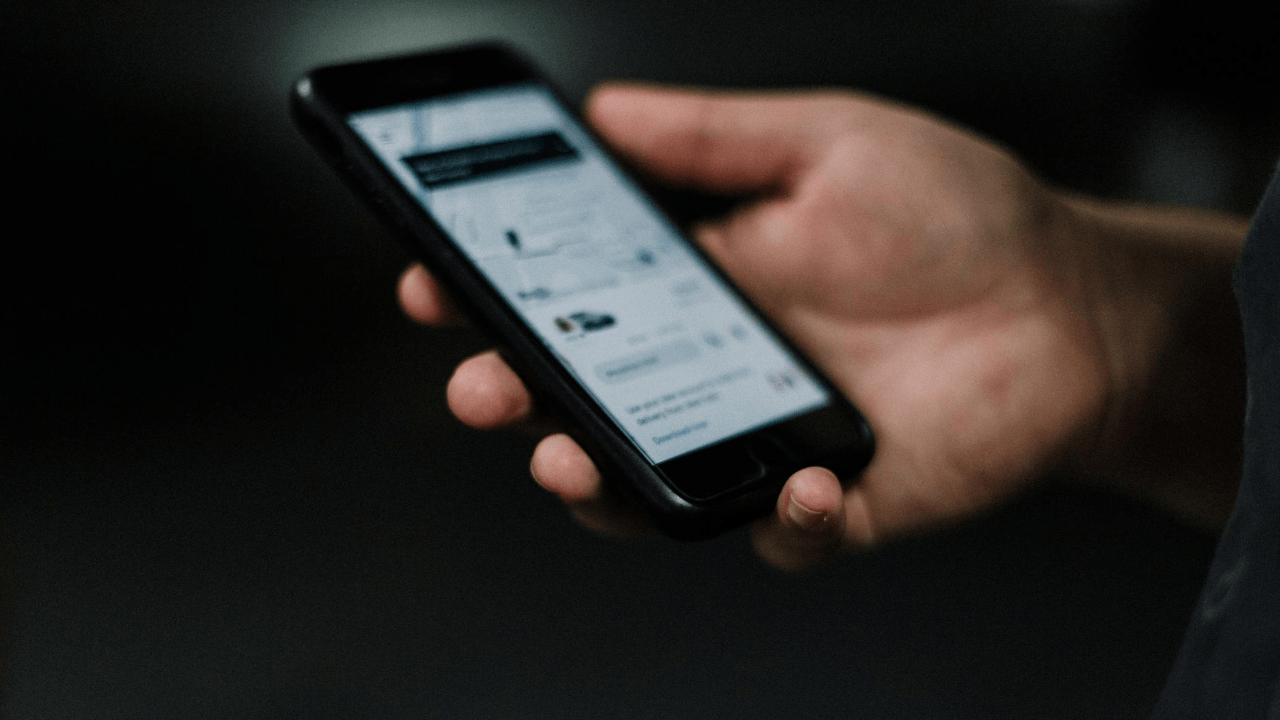Evden çalışmayı 2021 ortasına kadar uzatan Uber, çalışanlarına masa sandalye ihtiyaçları için ek ödeme yapacak