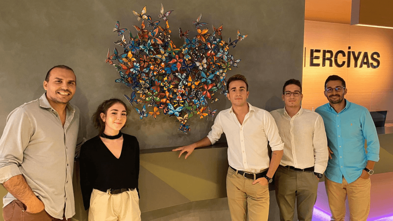 Kahve atıklarından biyo plastik üreten Wastespresso, Erciyas Holding'ten 12.500.000 TL değerleme ile yatırım aldı.