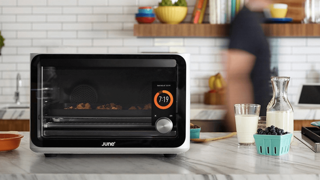 Weber, akıllı fırınlar geliştiren June'u satın aldı