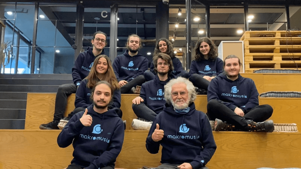 Üniversiteli öğrenciler tarafından kurulan müzik sosyal medyası makromusic, 2 milyon dolar değerleme ile yatırım aldı