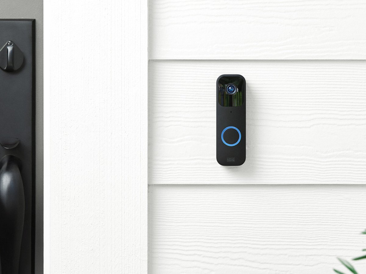 blink-smart-doorbell-593