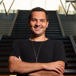 320-1643640064-390-233