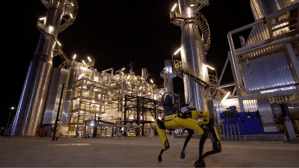 Tüpraş, Boston Dynamics’in akıllı otonom robotu Spot ile üretim sahalarında test uygulamalarına başladı