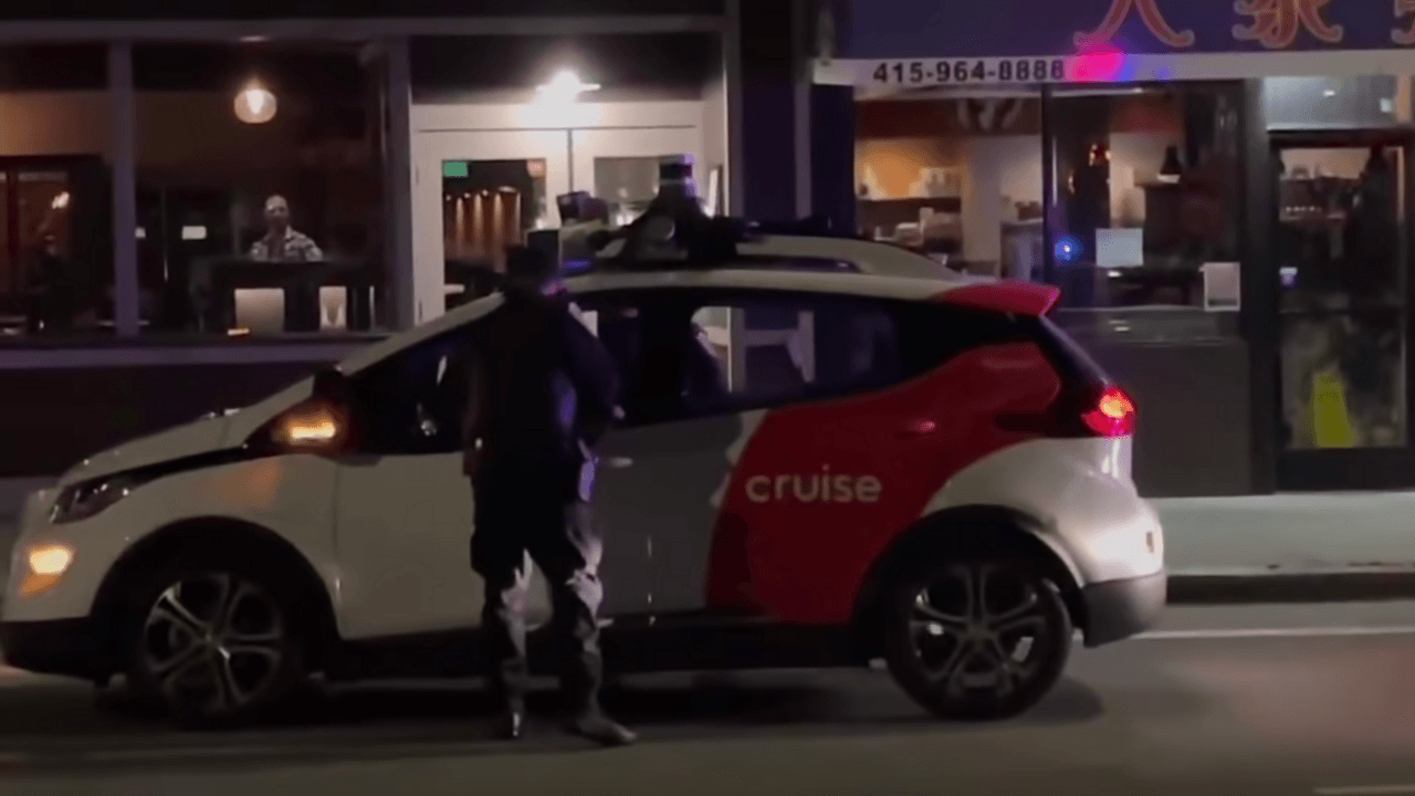 ABD polisinin sürücüsüz araçla imtihanı: Durdurulan araç kaçtı