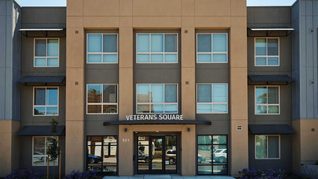 Apple, Kaliforniya'da ihtiyaç sahiplerinin uygun fiyatlı evler satın almasına yardımcı oluyor