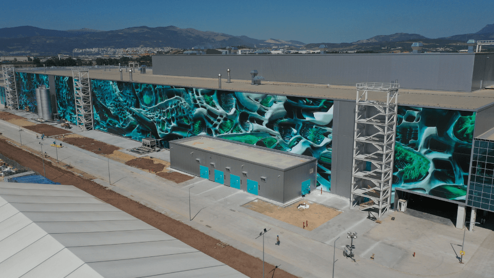 Tanınmış sanatçı Güvenç Özel, Togg iş birliğinin detaylarını paylaştı