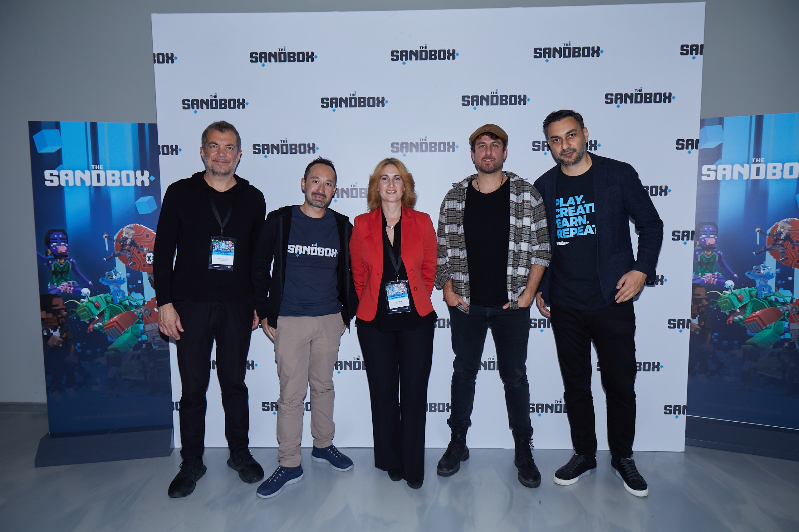 varol-yasaroglu-grafi2000-ceo-sebastien-borget-thesandbox-coo-selin-arat-timsb-uluslararasi-operasyonlar-muduru-birand-tunca-oyuncu-arslan-kiran-thesandbox-buyume-baskani-594