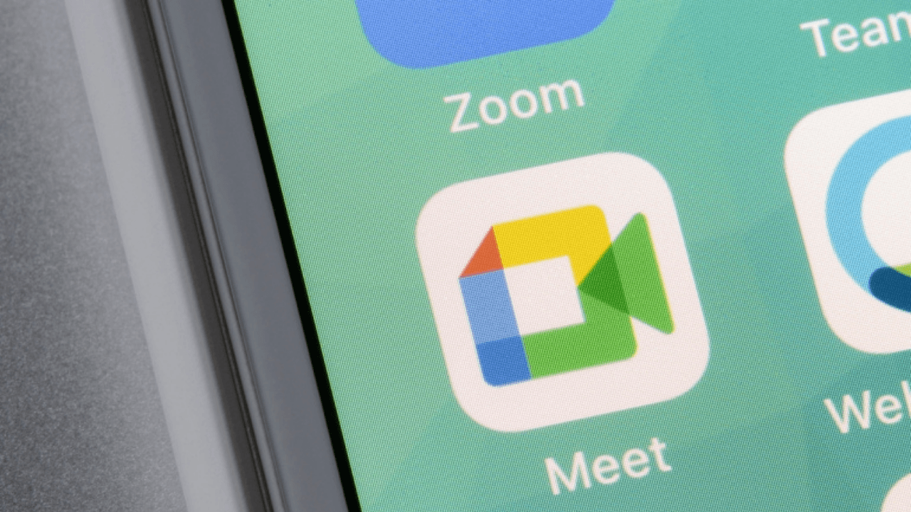 Google Meet'e 360 derecelik dinamik arka planlar geldi