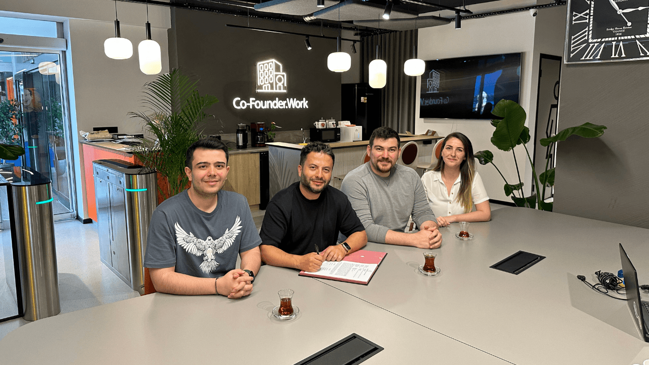 Yerli mobil oyun girişimi Lumier Games, Hakkı Alkan'dan 1 milyon TL yatırım aldı