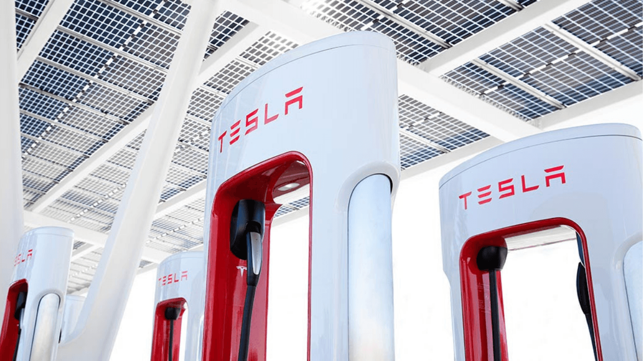 Ford'un elektrikli araçları, Tesla'nın şarj istasyonlarını kullanabilecek