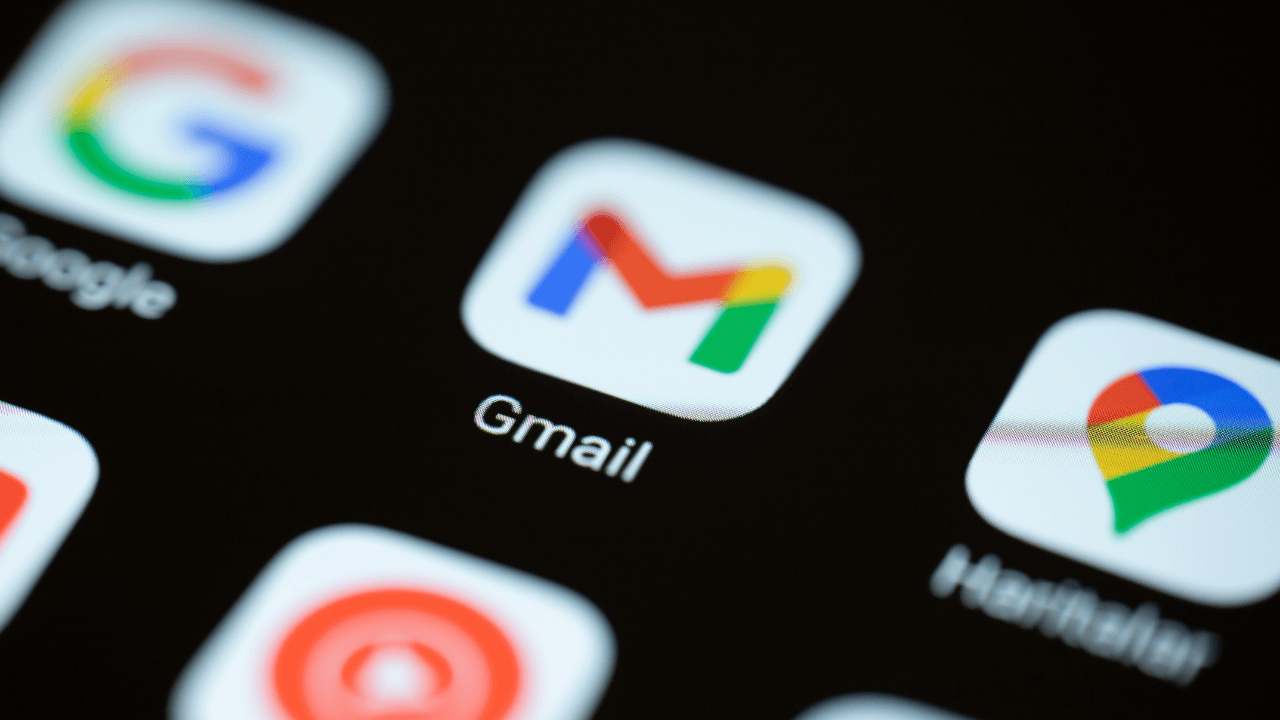 Gmail, Gemini destekli bağlamsal akıllı yanıtları kullanıma sunuyor