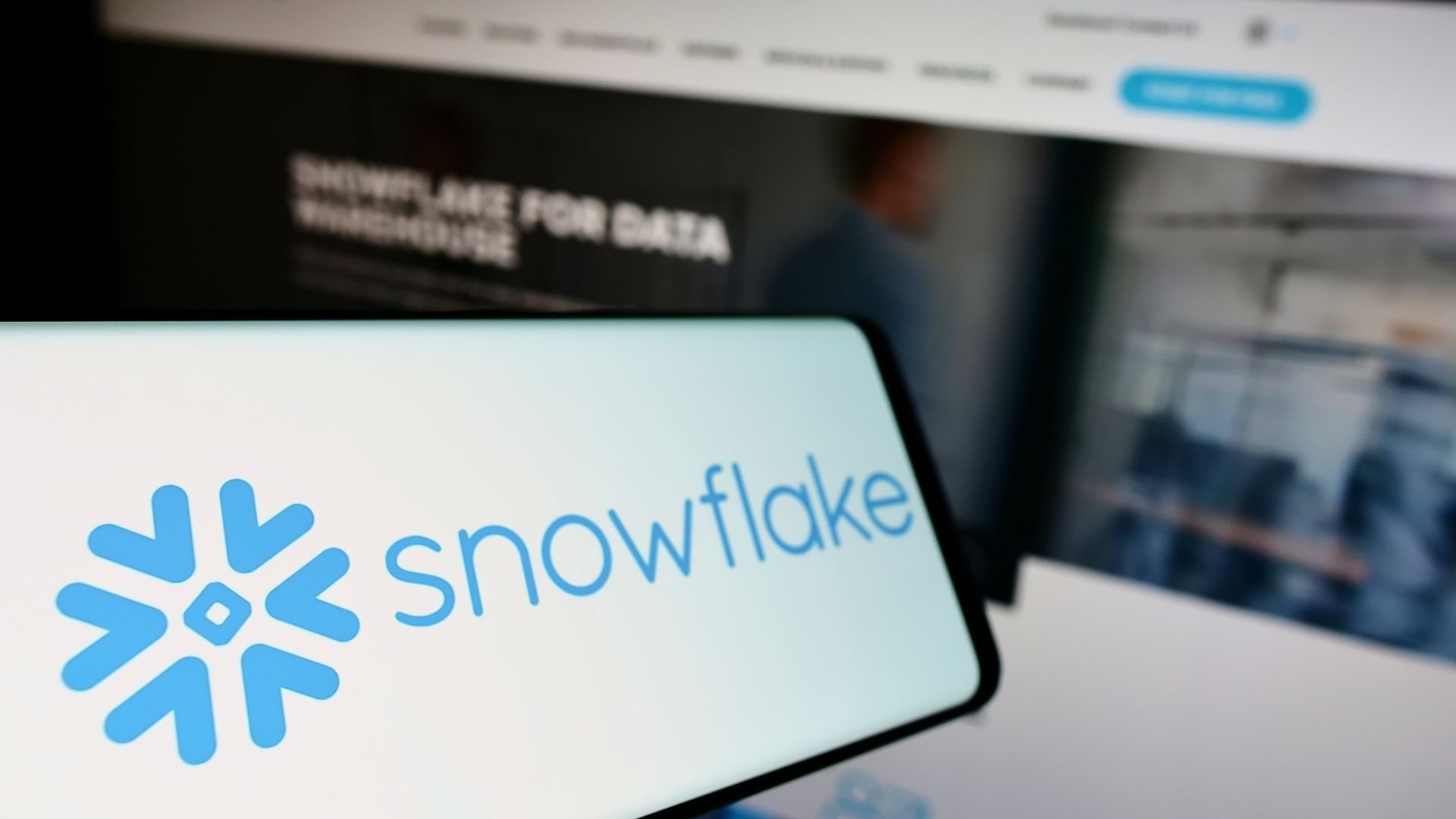 Snowflake, bulut tabanlı veritabanı yazılımları geliştiren Crunchy Data'yı satın alıyor