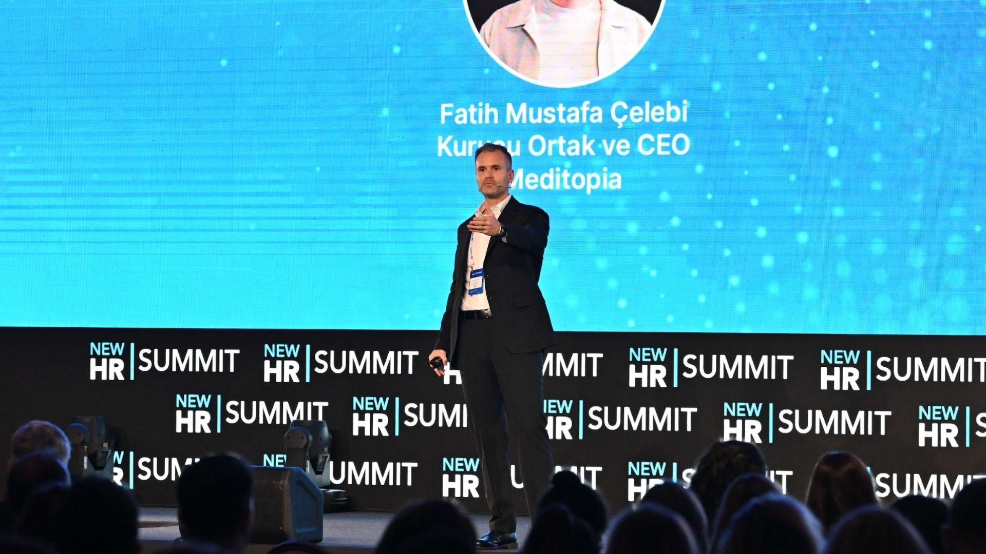 Fatih Mustafa Çelebi, sağlık odaklı çalışan deneyimi tasarımını New HR Summit sahnesinde anlattı