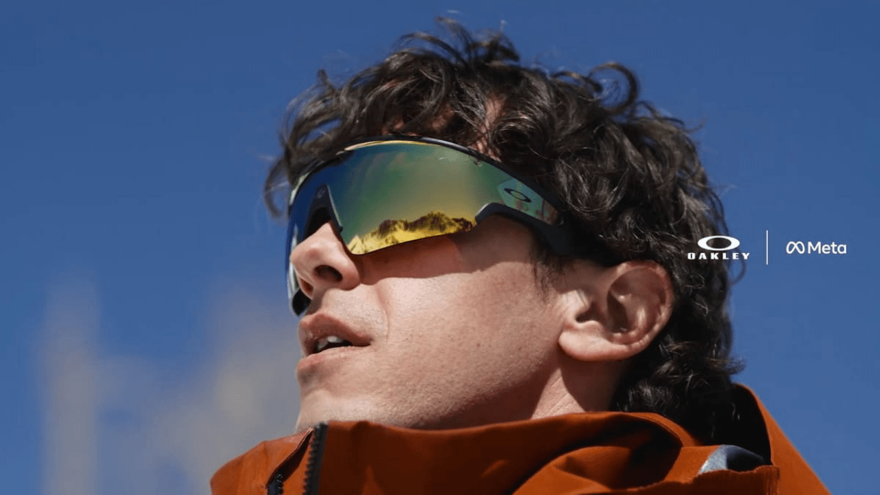 Meta, yeni akıllı gözlüklerini kazara sızdırdı