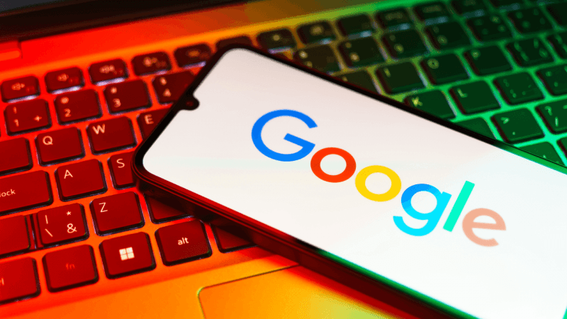 Google, bazı Chromebook modellerini premium sınıfa taşımaya ...