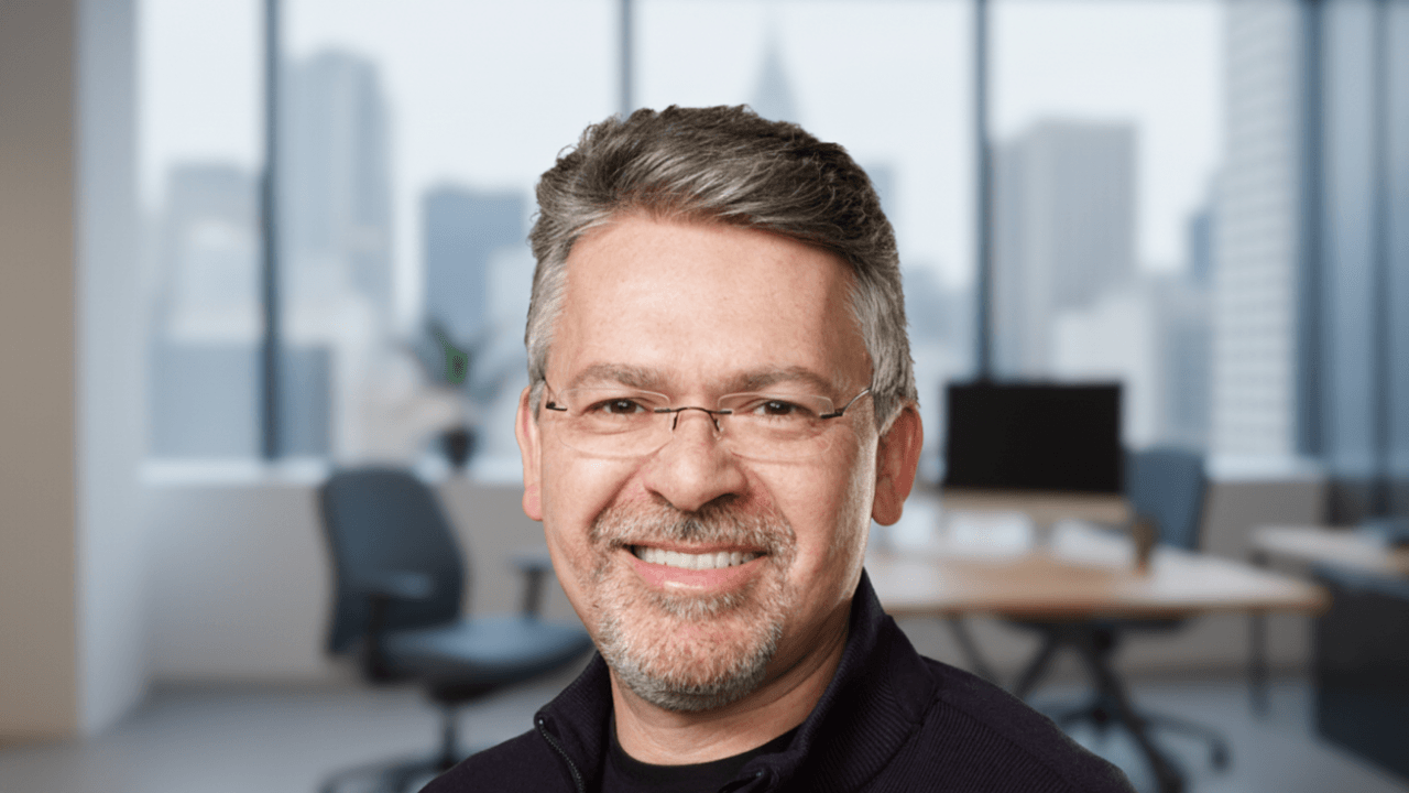 Apple, yapay zeka stratejisini yöneten John Giannandrea'nın görevinden ayrıldığını açıkladı